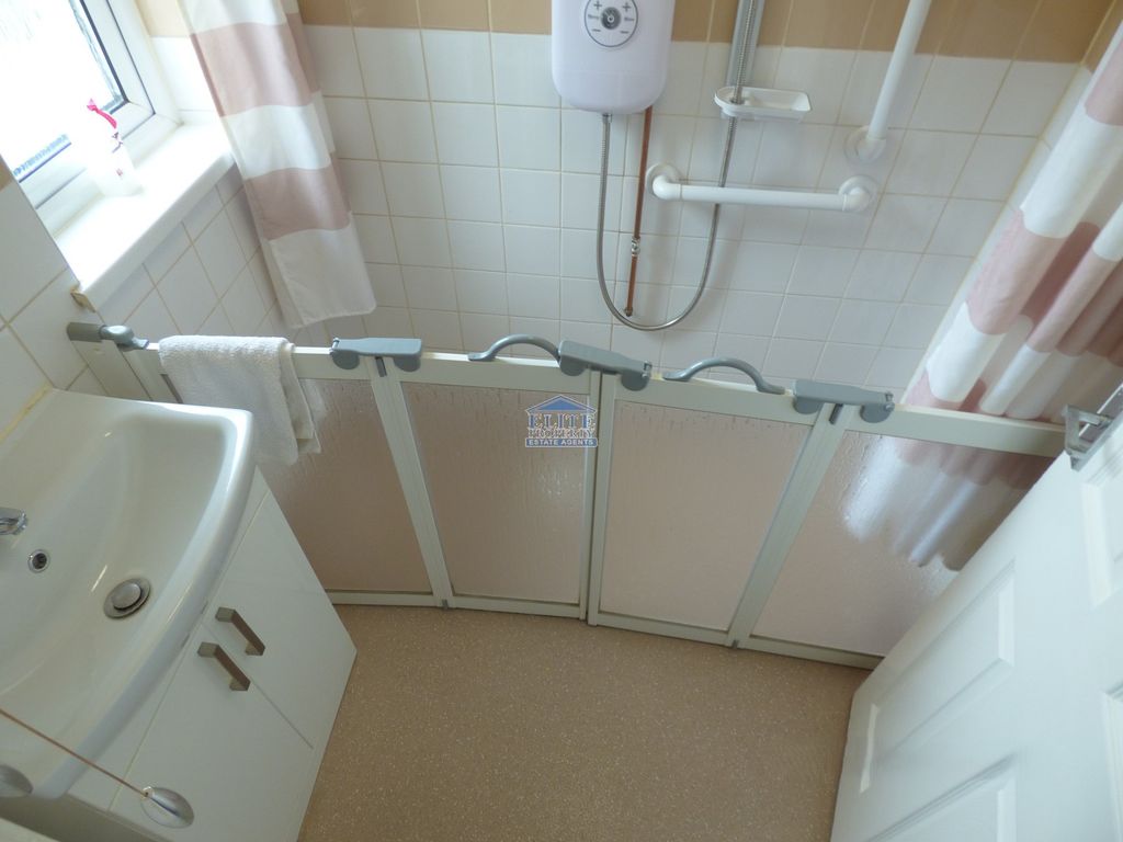 Property photo 3 of 14 Shower Room