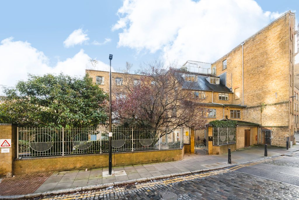 Property photo 3 of 9 Picture No. 17