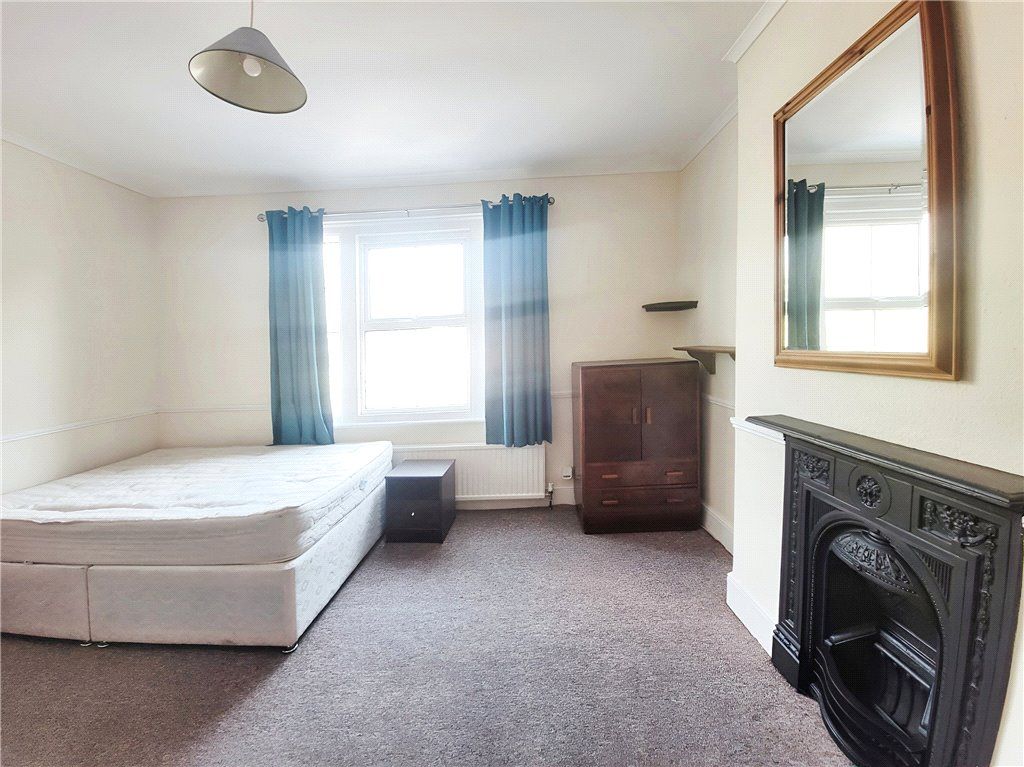 Property photo 3 of 9 Bedroom