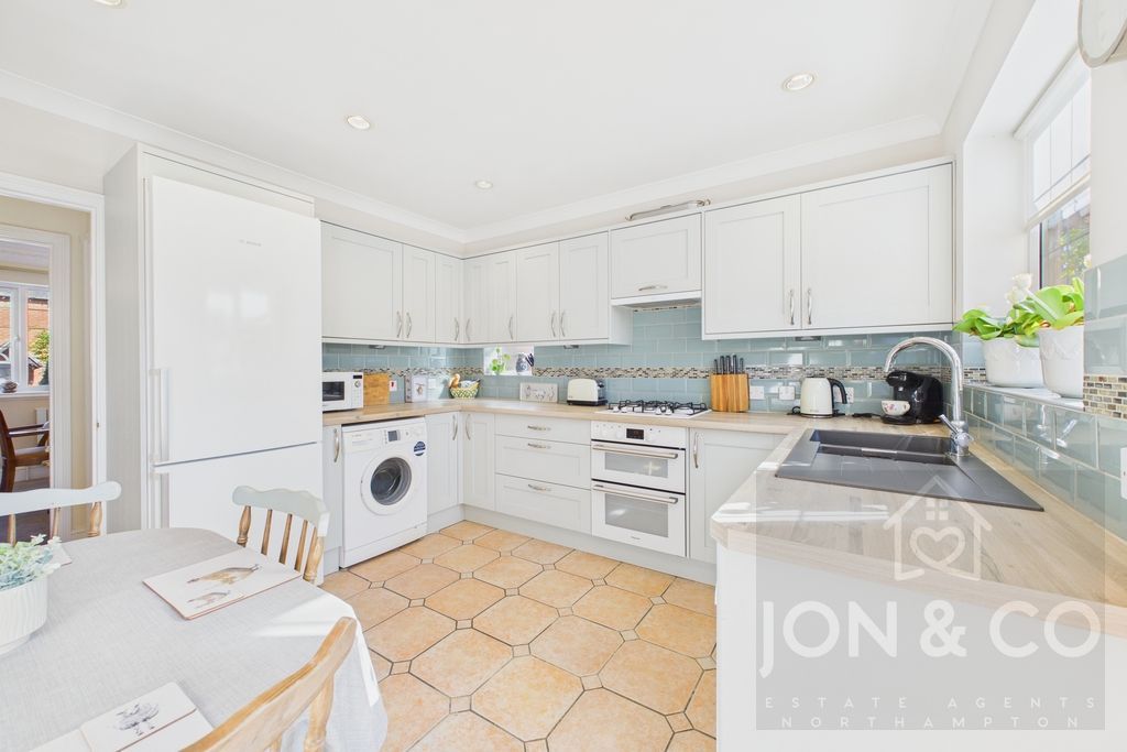 Property photo 3 of 23