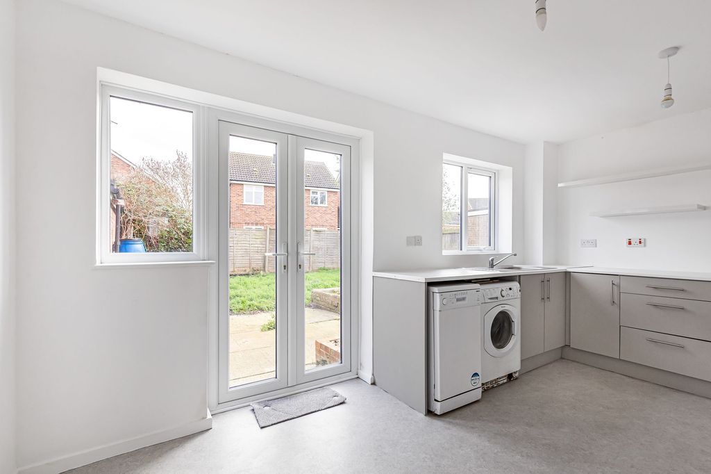 Property photo 3 of 23