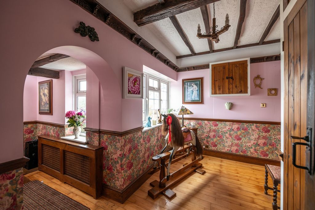 Property photo 3 of 46