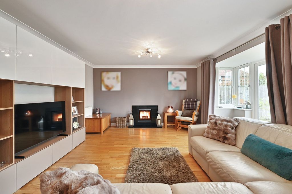 Property photo 2 of 26