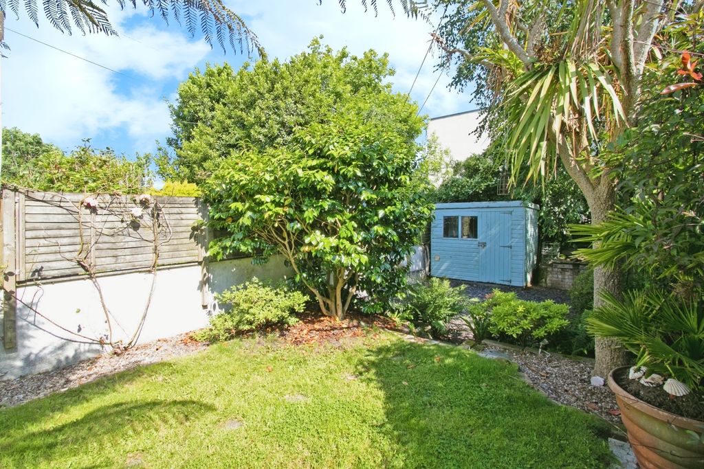 Property photo 3 of 16 Garden