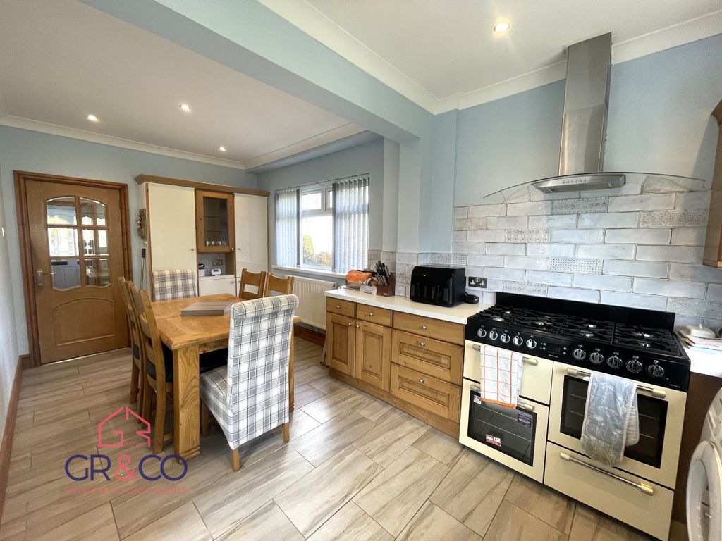 Property photo 3 of 35 Img_5718