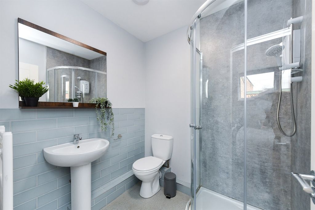 Property photo 3 of 6 (Main)