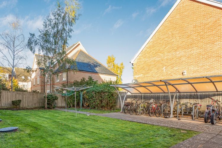 Property photo 1 of 12 307999