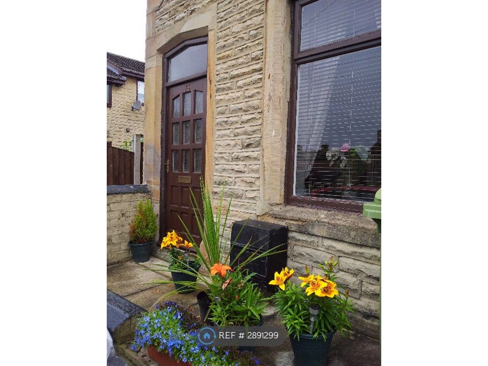 Property photo 2 of 15 House Front