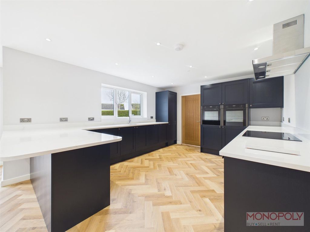 Property photo 3 of 31 Cam01943G0-Pr0627-Still004.Jpg