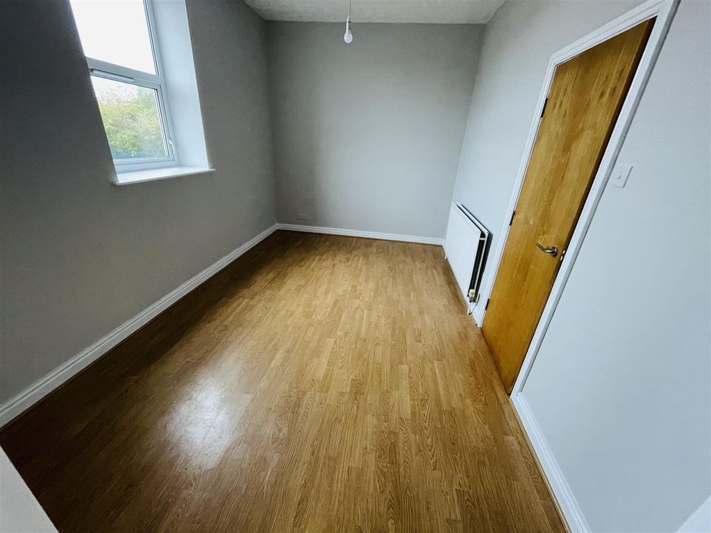 Property photo 1 of 8 7B2Ca5Bc-8B72-4F60-Be1F-E445F735719C.Jpeg