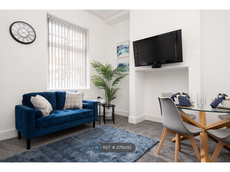 Property photo 2 of 27