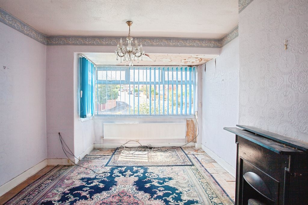 Property photo 3 of 27
