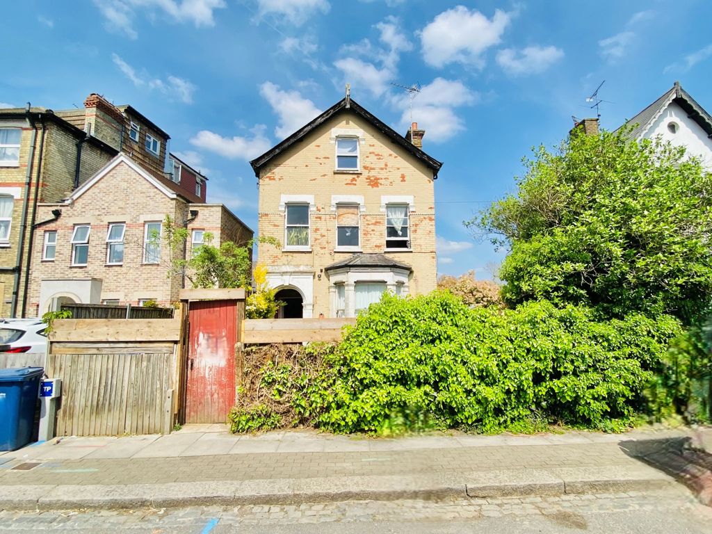 Property photo 1 of 21
