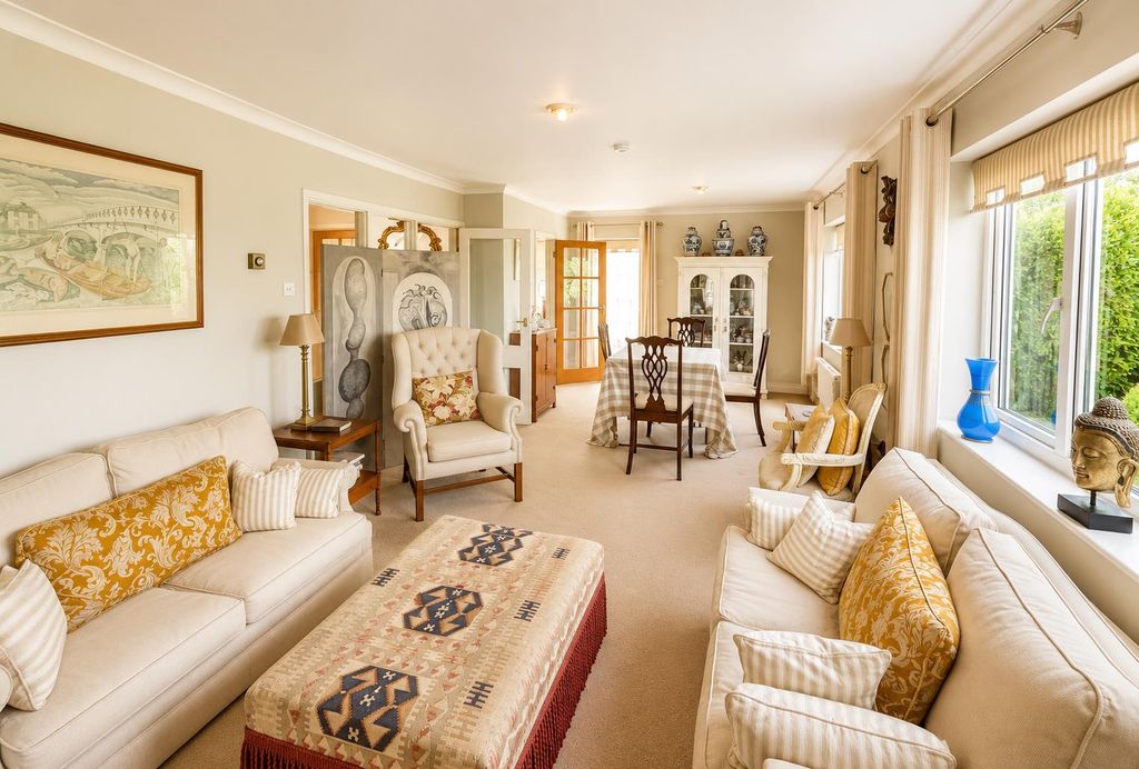 Property photo 3 of 23 17.Png