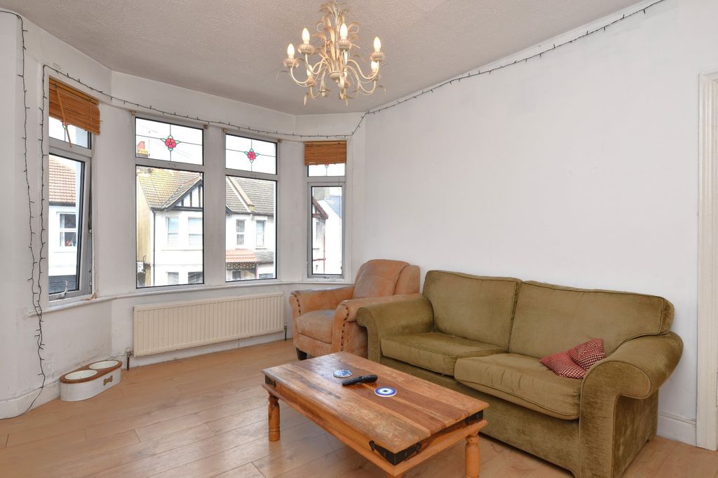 Property photo 3 of 24 Picture No. 08