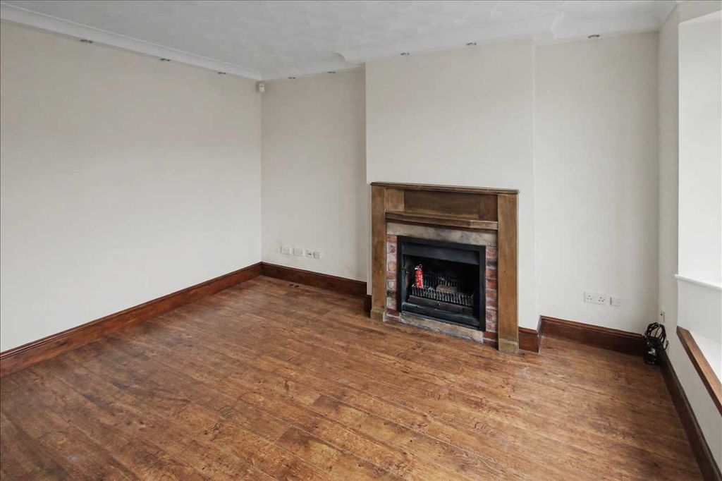 Property photo 3 of 21 Lounge