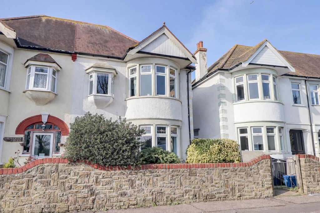 Property photo 1 of 25 Front