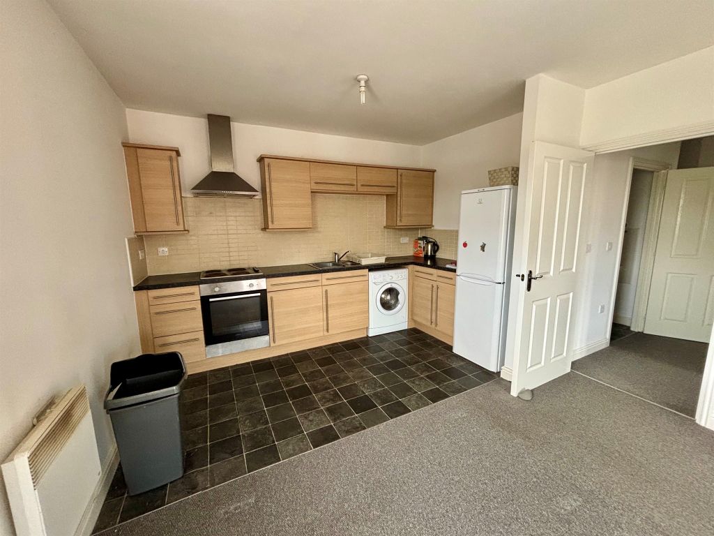 Property photo 2 of 8