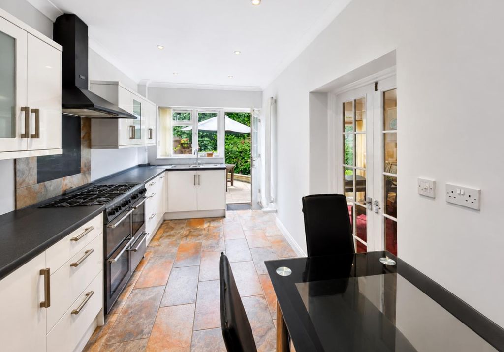 Property photo 2 of 23 Kitchen.Png