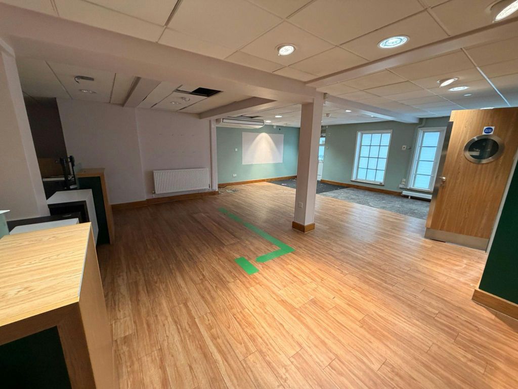 Property photo 3 of 24 A994B18d-0848-4088-B9Bf-d5366c04Eaa7.Jpg