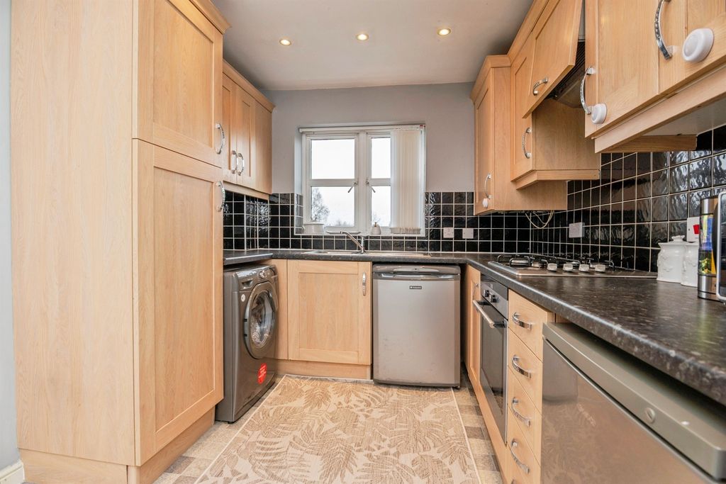 Property photo 3 of 20