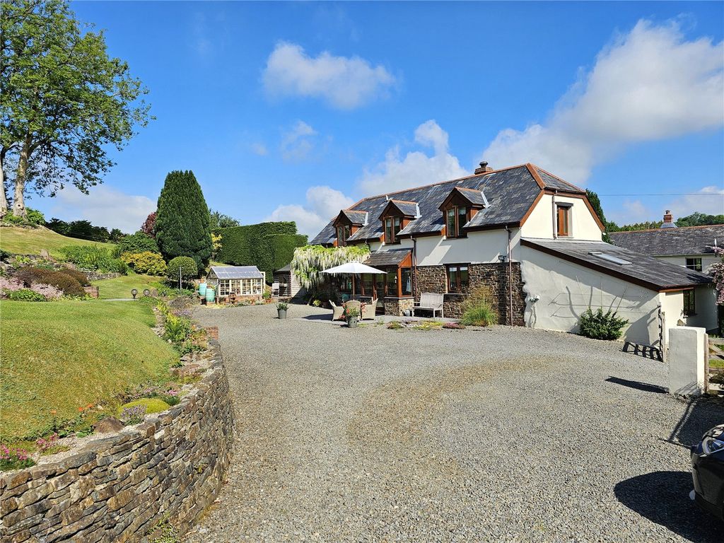 Property photo 1 of 49 Picture No. 09