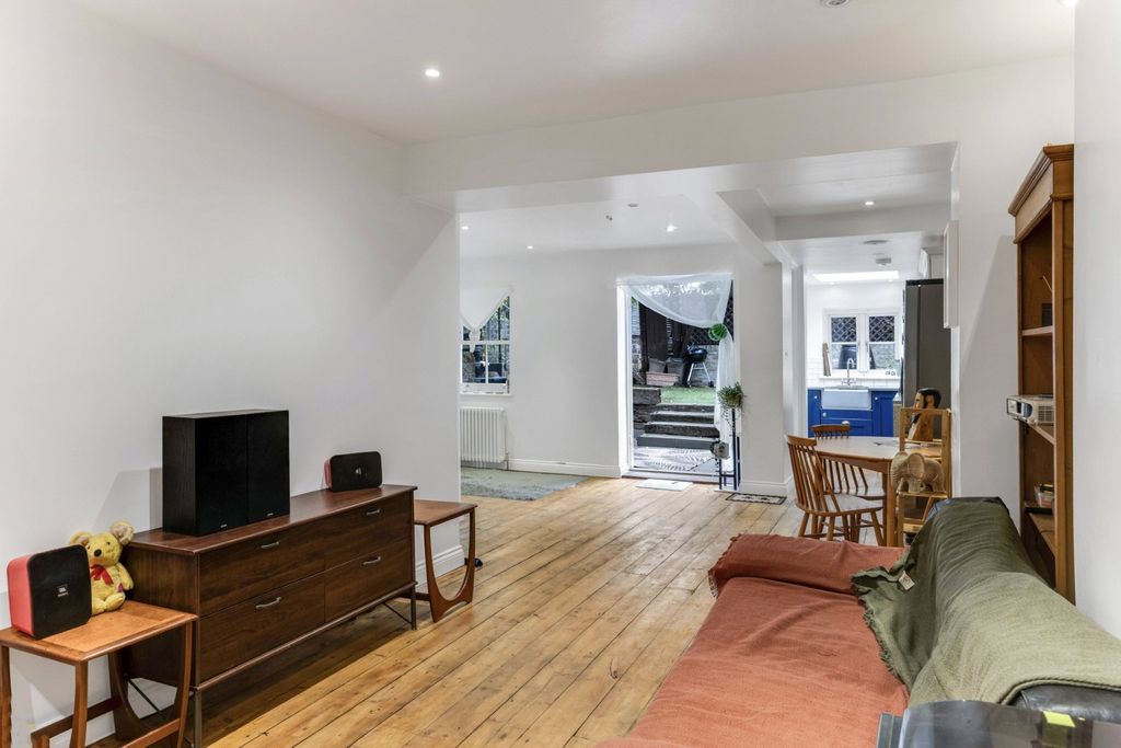 Property photo 2 of 15 Picture No. 20