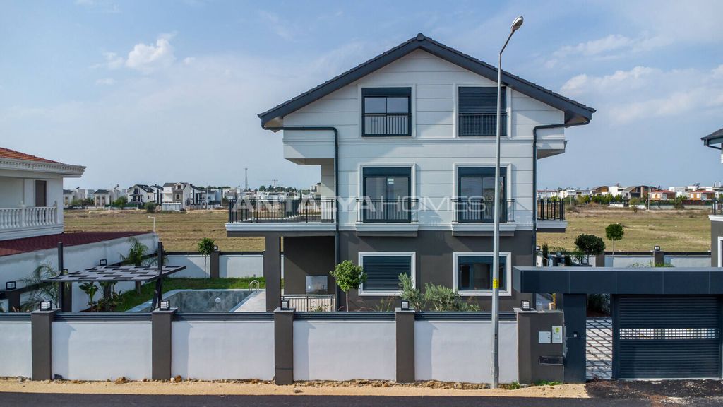 Property photo 1 of 79