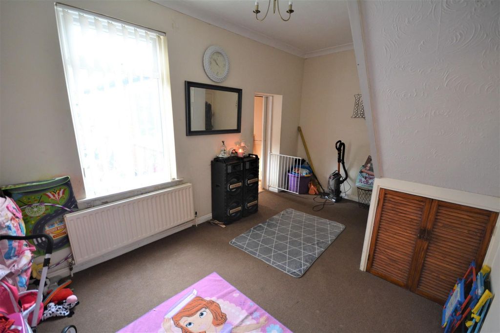 Property photo 3 of 7