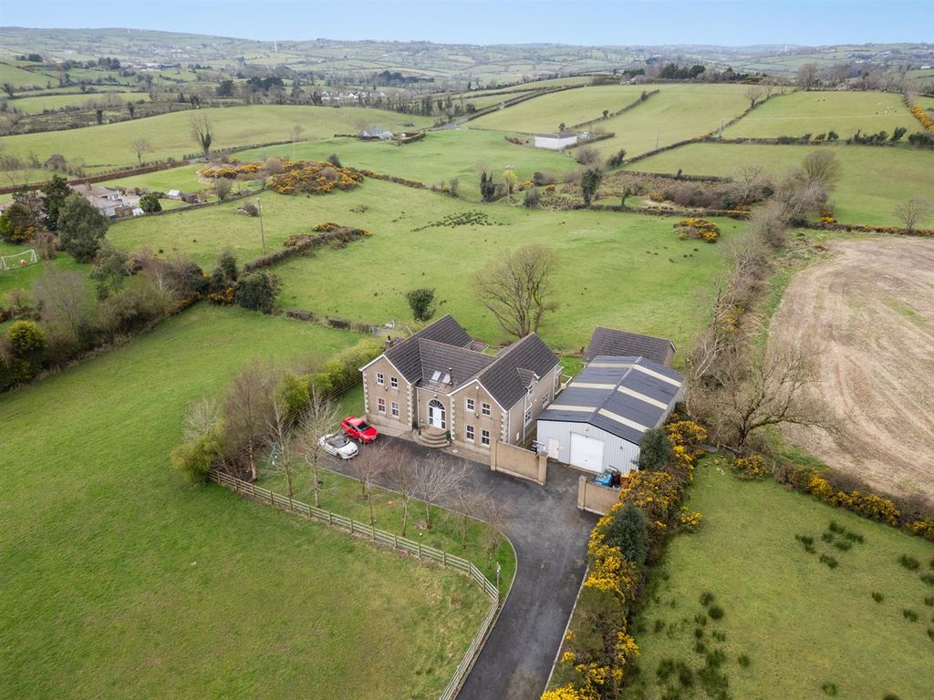 Property photo 1 of 68 6 Begney Road 02.Jpg