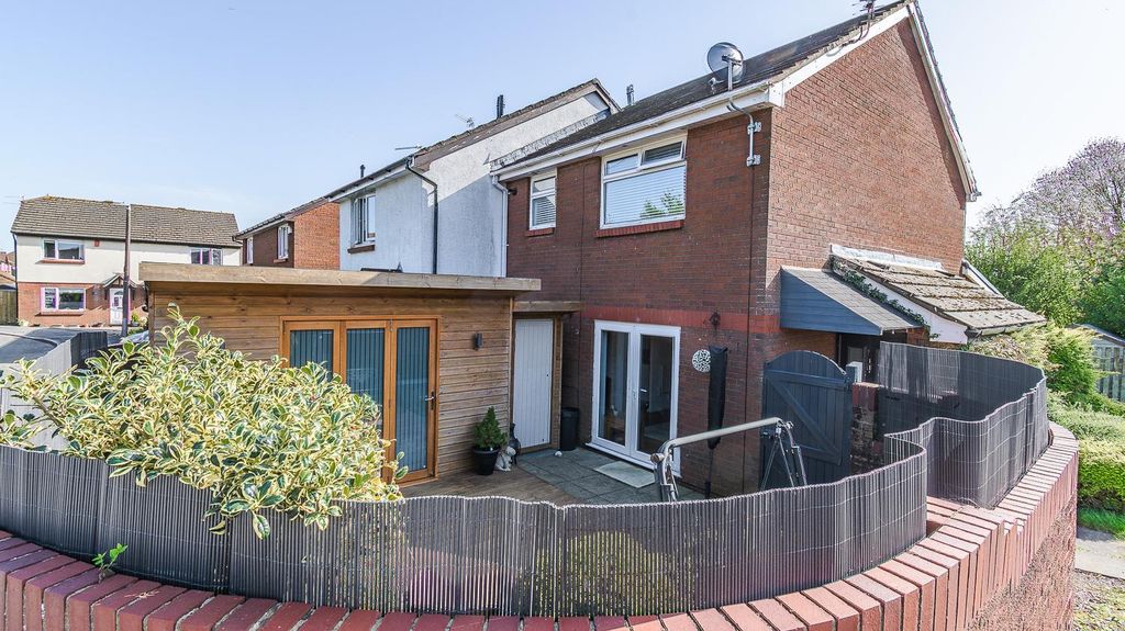 Property photo 1 of 14 Front