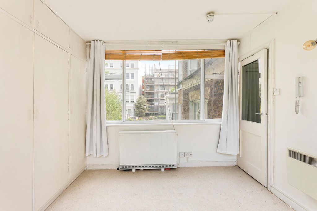 Property photo 3 of 12 Psq - Studio 26, 24 Pembridge Square, W2 4Dr-4.Jpg