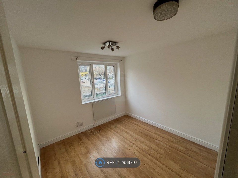 Property photo 1 of 2