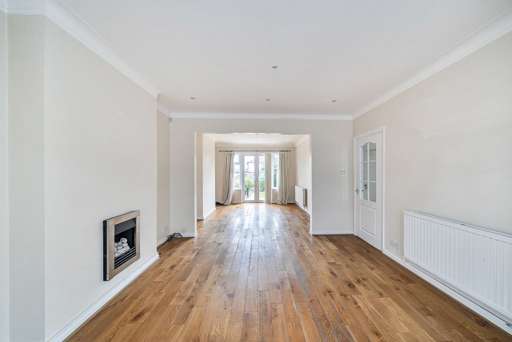 Property photo 3 of 15 1446145-12-69De7E...