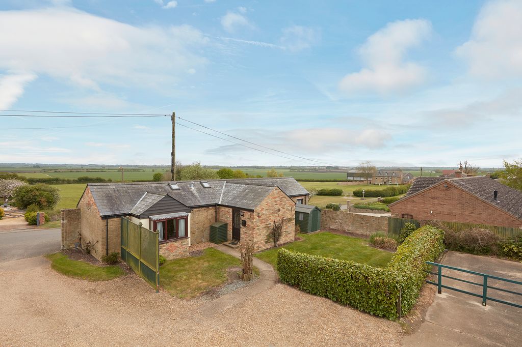 Property photo 1 of 21 External