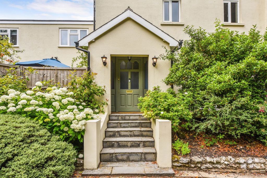 Property photo 2 of 24