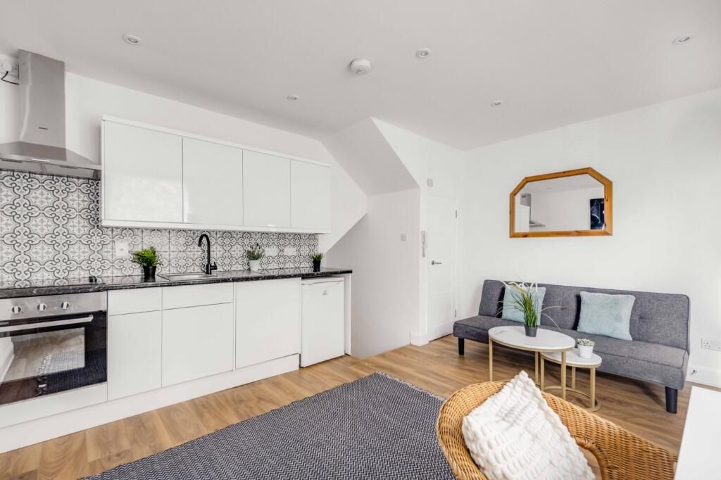 Property photo 3 of 18 Photo 2