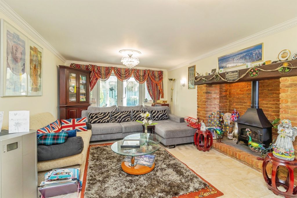 Property photo 2 of 20