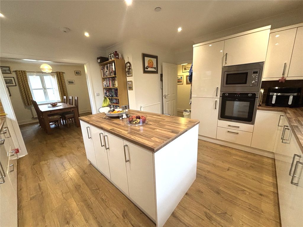 Additional image 5 of 4 bed detached house for saleSunnybank Gardens, Narberth, Pembrokeshire SA67