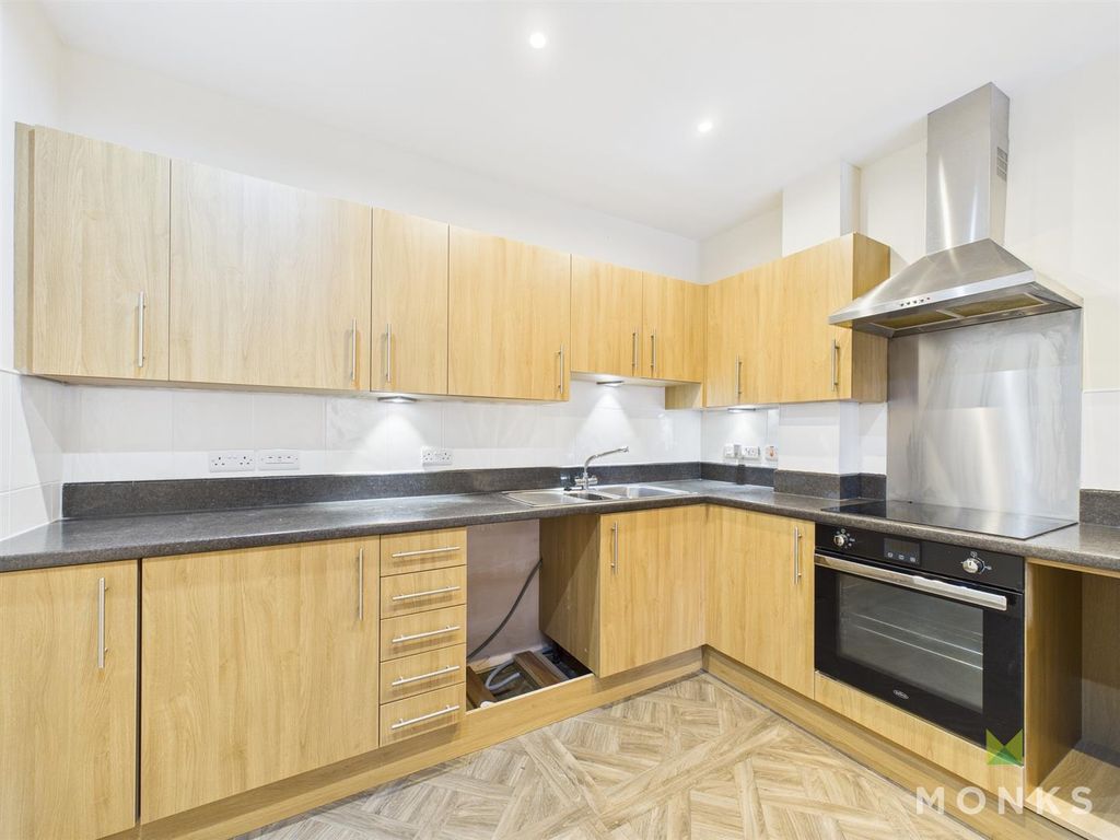 Property photo 2 of 10 Cam05160G0-Pr0046-Still013.Jpg