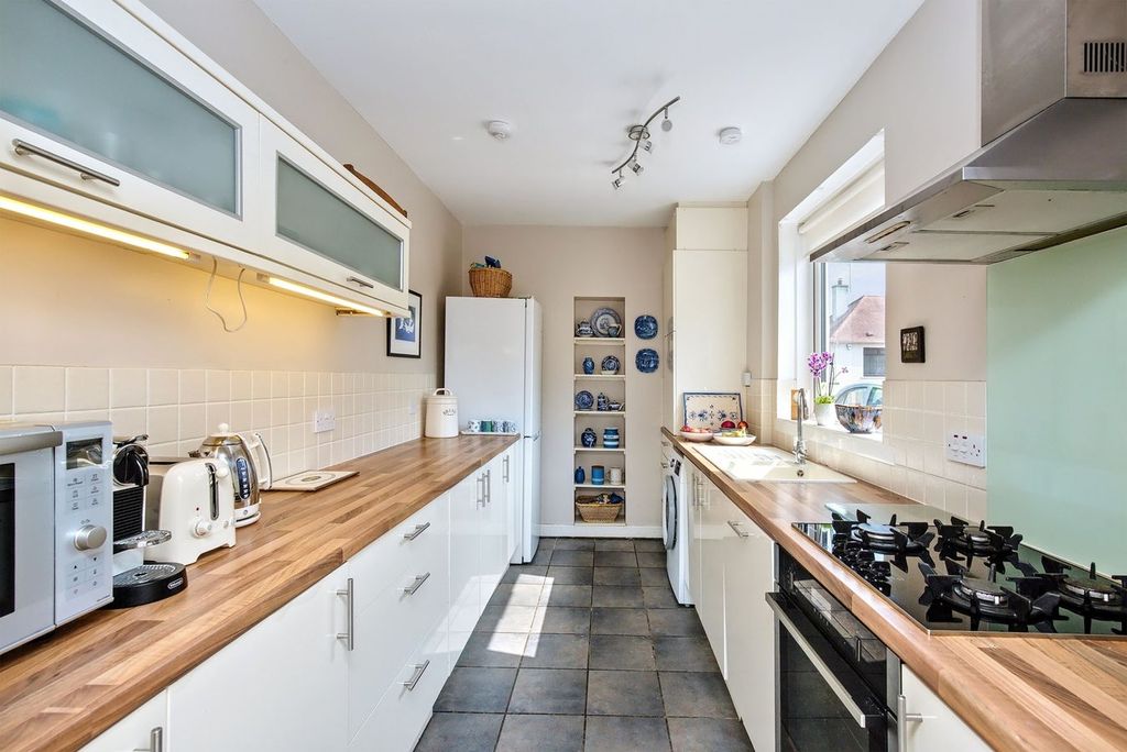 Property photo 3 of 16