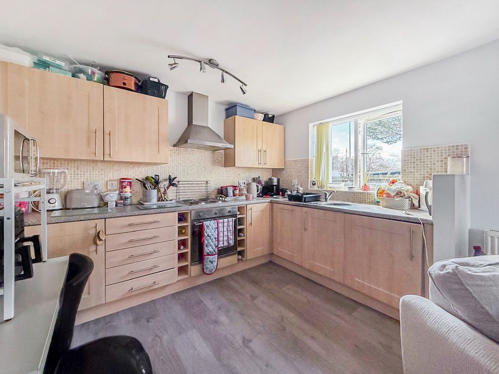 Property photo 3 of 8