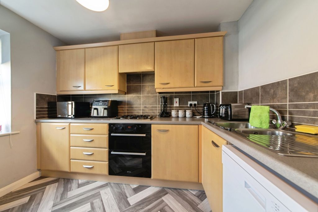 Property photo 2 of 20 Pbox-Img.Jpg