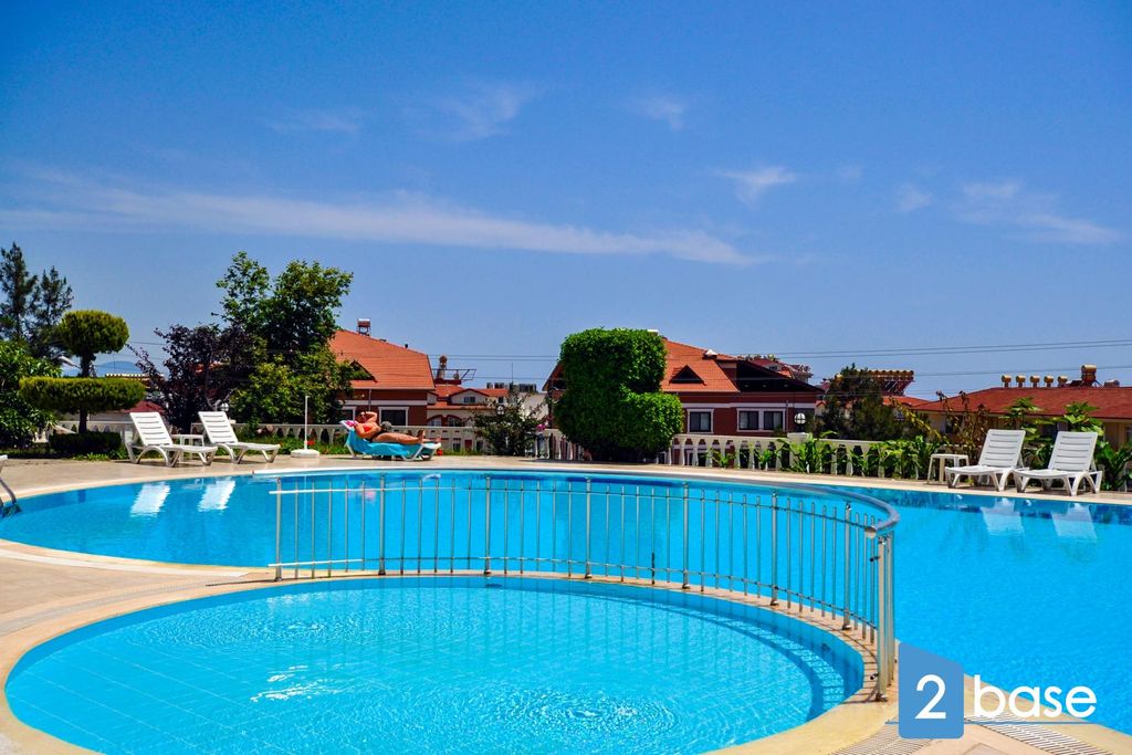 Property photo 2 of 48