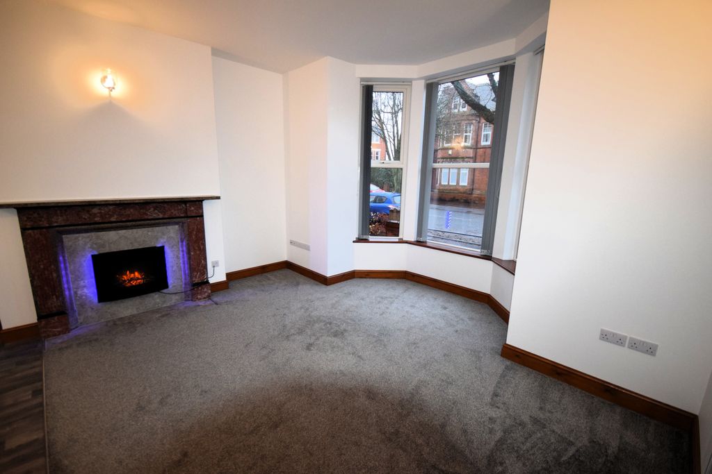 Property photo 2 of 7 Living Room