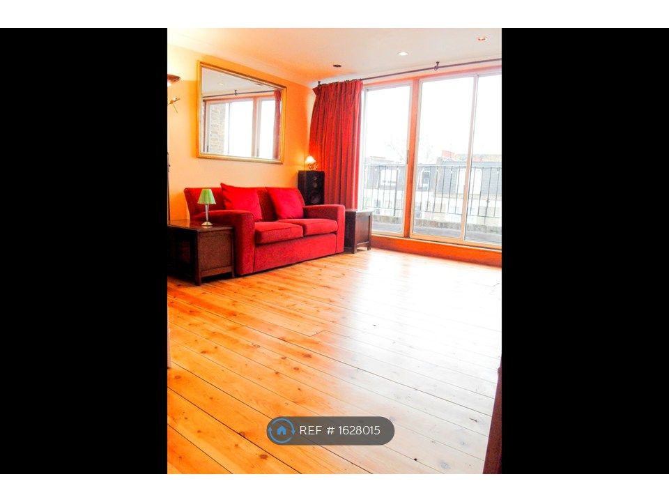 Property photo 3 of 33 Living Room With South-Facing Large Balcony