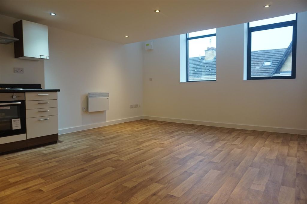 Property photo 1 of 5 Living Room