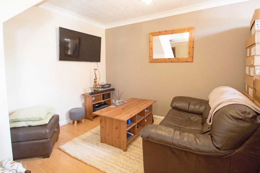 Property photo 2 of 6