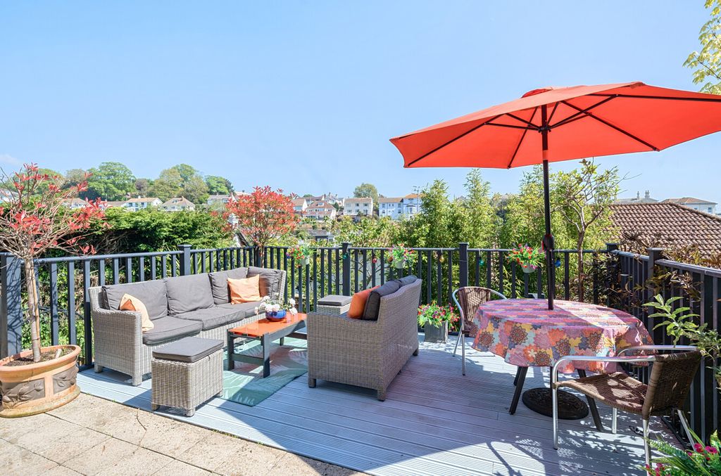 Property photo 3 of 24 Sun Terrace