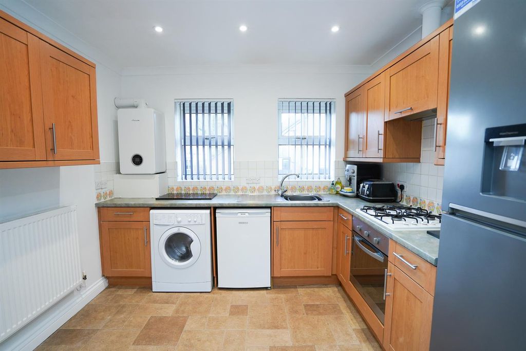 Property photo 2 of 12